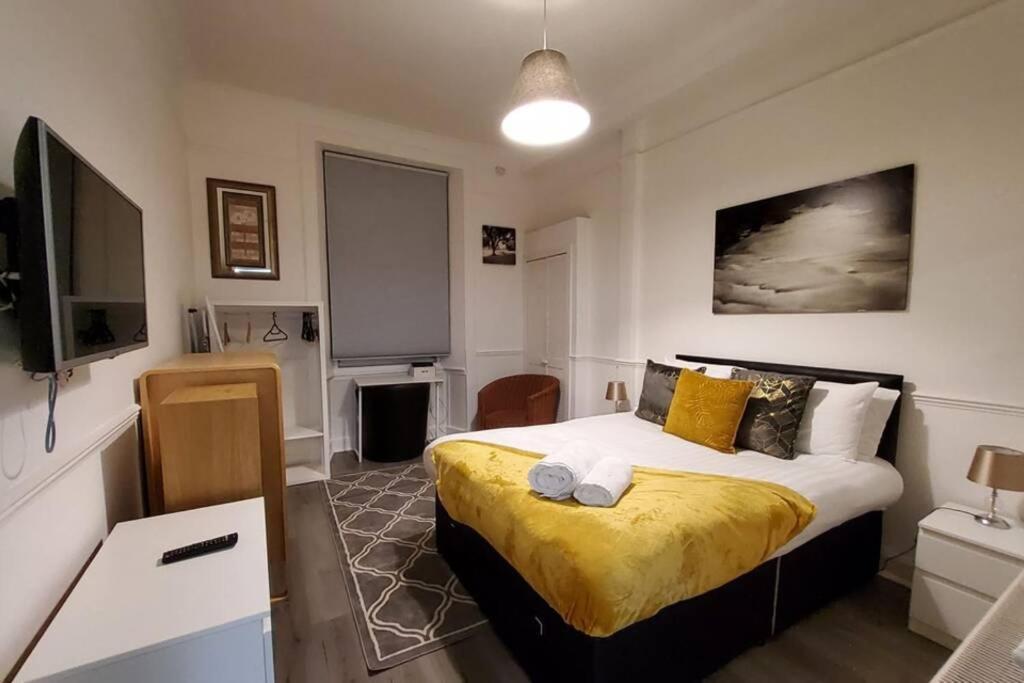 Leith Spectacular Apartment By Sensational Stay Short Lets & Serviced Accommodation With 6 Separate Beds & 2 Baths Единбург Екстер'єр фото