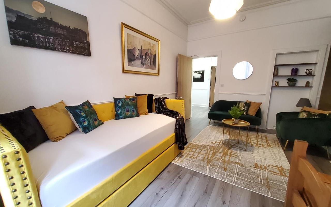 Leith Spectacular Apartment By Sensational Stay Short Lets & Serviced Accommodation With 6 Separate Beds & 2 Baths Единбург Екстер'єр фото