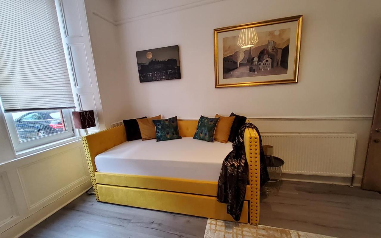Leith Spectacular Apartment By Sensational Stay Short Lets & Serviced Accommodation With 6 Separate Beds & 2 Baths Единбург Екстер'єр фото