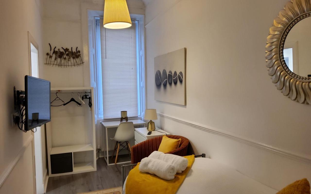 Leith Spectacular Apartment By Sensational Stay Short Lets & Serviced Accommodation With 6 Separate Beds & 2 Baths Единбург Екстер'єр фото